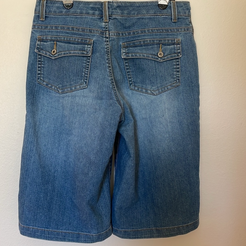 Gloria Vanderbilt Bermuda Jean Shorts - Picture 2 of 5